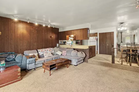 Living - 10066 Carpenter Rd, Flushing, MI 48433 photo 3 of 3