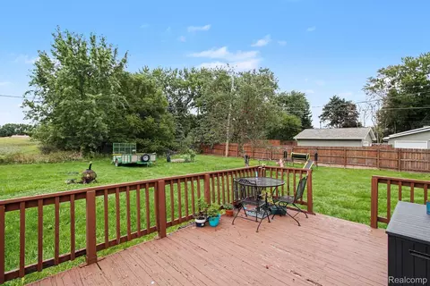 Exterior - 10066 Carpenter Rd, Flushing, MI 48433 photo 1 of 2