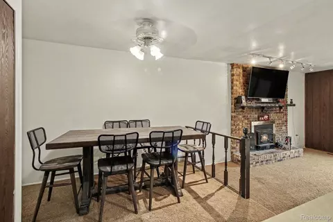Dining - 10066 Carpenter Rd, Flushing, MI 48433 photo 1 of 1