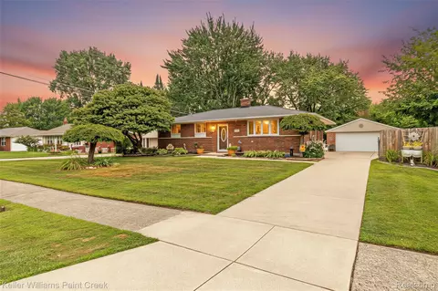 37050 Ilene St, Clinton Township, MI 48036