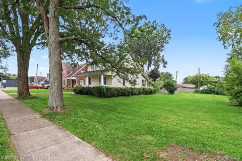 22326 Statler St # -2, Saint Clair Shores, MI 48081