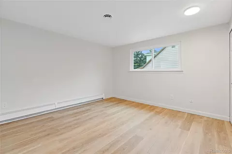Bedroom - 8240 Hampton Rd, Grosse Ile, MI 48138 photo 8 of 10