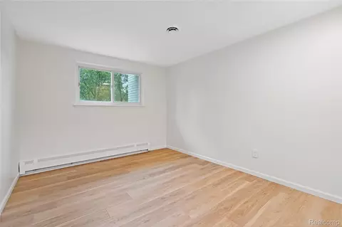 Bedroom - 8240 Hampton Rd, Grosse Ile, MI 48138 photo 2 of 10