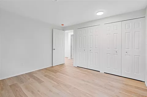 Bedroom - 8240 Hampton Rd, Grosse Ile, MI 48138 photo 6 of 10