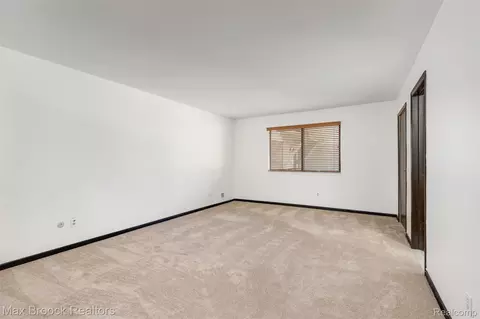 Bedroom - 29764 Farmbrook Villa Ln, Southfield, MI 48034 photo 1 of 4