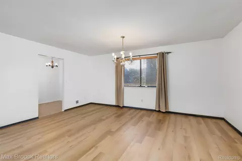 Dining - 29764 Farmbrook Villa Ln, Southfield, MI 48034 photo 1 of 2