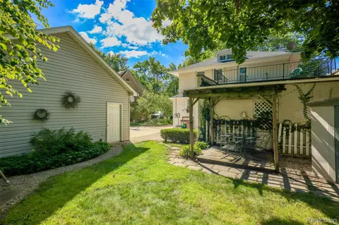 Exterior - 1258 Bedford Rd, Grosse Pointe Park, MI 48230 photo 7 of 9