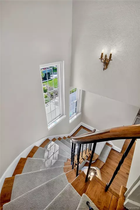 Entry Way - 1258 Bedford Rd, Grosse Pointe Park, MI 48230 photo 3 of 3