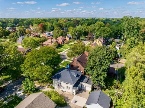 View/Area - 1258 Bedford Rd, Grosse Pointe Park, MI 48230 photo 1 of 3