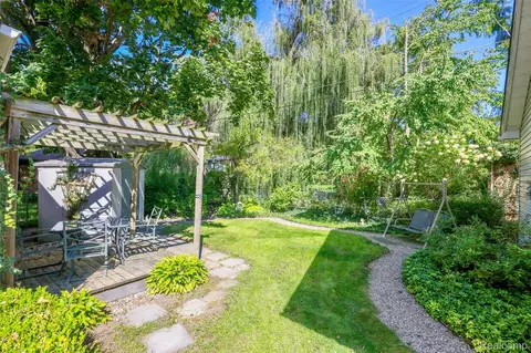 Exterior - 1258 Bedford Rd, Grosse Pointe Park, MI 48230 photo 6 of 9