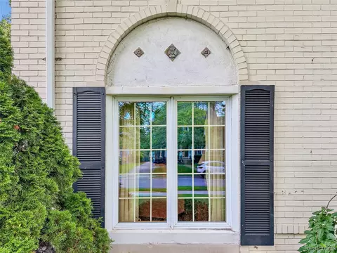 Exterior - 1258 Bedford Rd, Grosse Pointe Park, MI 48230 photo 9 of 9