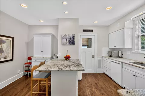 Kitchen - 1258 Bedford Rd, Grosse Pointe Park, MI 48230 photo 2 of 4