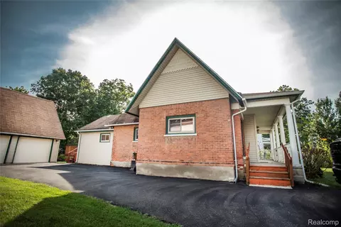 Exterior - 131 E Washington St, Dimondale, MI 48821 photo 13 of 14