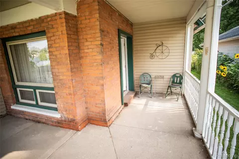 Exterior - 131 E Washington St, Dimondale, MI 48821 photo 7 of 14