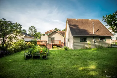 Exterior - 131 E Washington St, Dimondale, MI 48821 photo 4 of 14