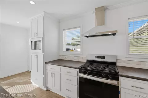 Kitchen - 4426 Maple Leaf Trl, Flint, MI 48506 photo 2 of 2