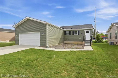 Other - 4426 Maple Leaf Trl, Flint, MI 48506 photo 6 of 25