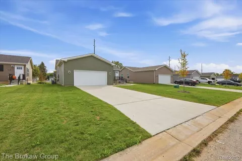 Other - 4426 Maple Leaf Trl, Flint, MI 48506 photo 3 of 25