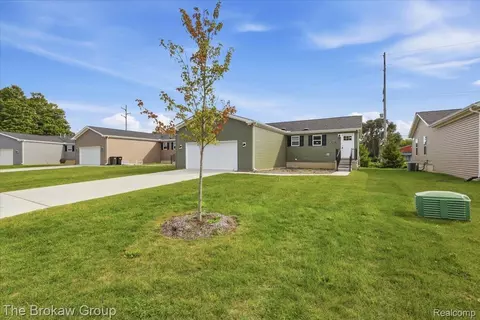 Other - 4426 Maple Leaf Trl, Flint, MI 48506 photo 5 of 25
