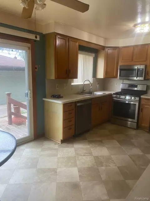 Kitchen - 24794 Greenbrier Ave, Eastpointe, MI 48021 photo 2 of 2