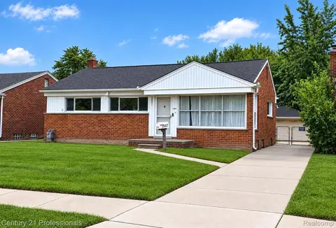 33071 Barton St, Garden City, MI 48135
