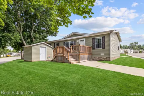 14176 E Dr, Plymouth, MI 48170