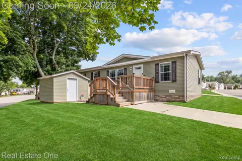 14176 E Dr, Plymouth, MI 48170