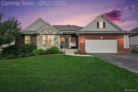 821 Snyder St, Oxford, MI 48371