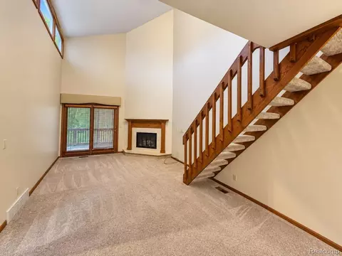 Living - 112 Riverview Blvd, Flushing, MI 48433 photo 1 of 4