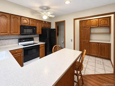 Kitchen - 112 Riverview Blvd, Flushing, MI 48433 photo 3 of 3
