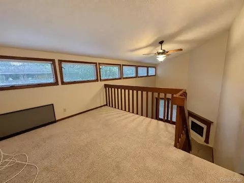 Living - 112 Riverview Blvd, Flushing, MI 48433 photo 4 of 4
