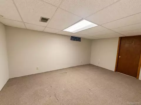 Bedroom - 112 Riverview Blvd, Flushing, MI 48433 photo 4 of 4
