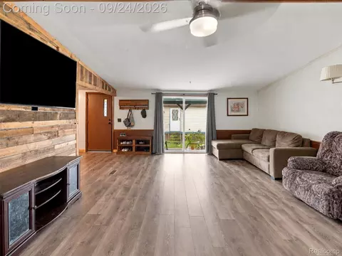 Living - 495 Macduff Dr, Mount Morris, MI 48458 photo 4 of 5