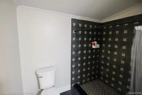 Bath - 6538 Biscayne, Brighton, MI 48114 photo 4 of 5