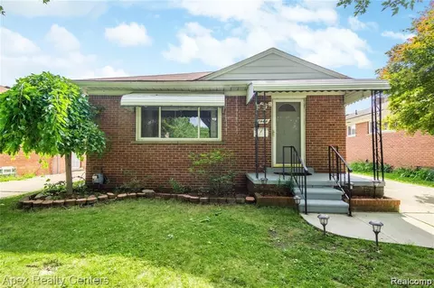 8444 Nightingale St, Dearborn Heights, MI 48127