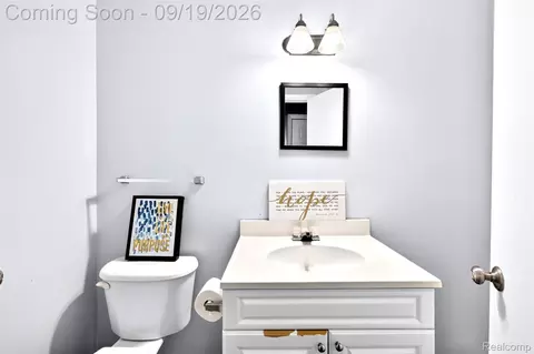 Bath - 4064 Sheraton Dr, Flint, MI 48532 photo 4 of 6