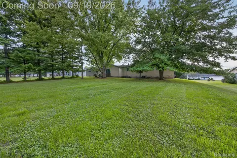 Exterior - 4064 Sheraton Dr, Flint, MI 48532 photo 4 of 5