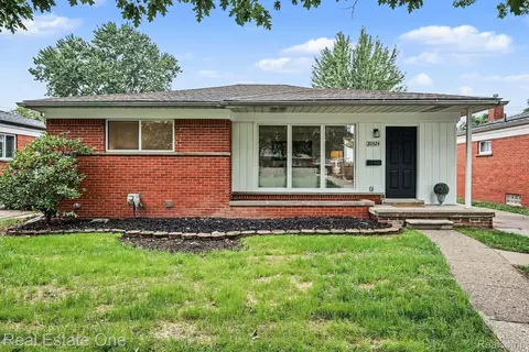 20324 Sunnydale St, Saint Clair Shores, MI 48081
