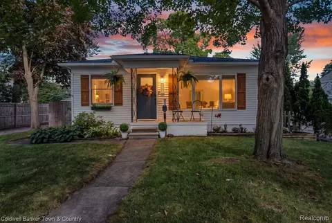 573 Parkland Blvd, Clawson, MI 48017