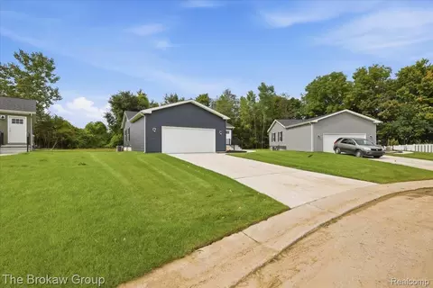 Exterior - 4231 Sugar Maple Run, Flint, MI 48506 photo 1 of 2
