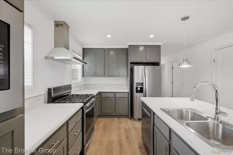 Kitchen - 4231 Sugar Maple Run, Flint, MI 48506 photo 3 of 3