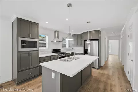 Kitchen - 4231 Sugar Maple Run, Flint, MI 48506 photo 2 of 3