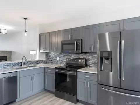 Kitchen - 1528 Devon Ln, Troy, MI 48084 photo 3 of 4