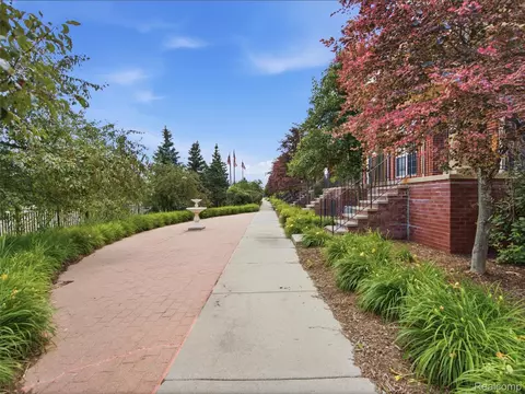 Exterior - 1528 Devon Ln, Troy, MI 48084 photo 4 of 6