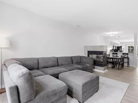 Living - 1528 Devon Ln, Troy, MI 48084 photo 1 of 3