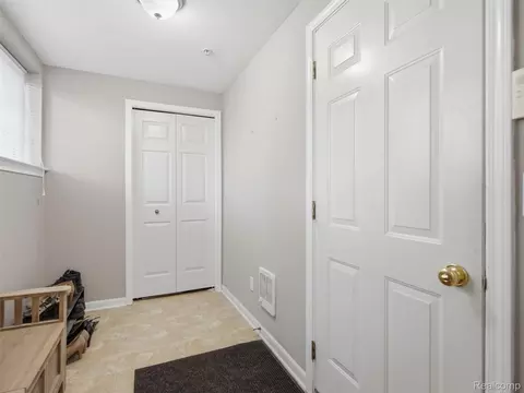 Entry Way - 1528 Devon Ln, Troy, MI 48084 photo 2 of 2