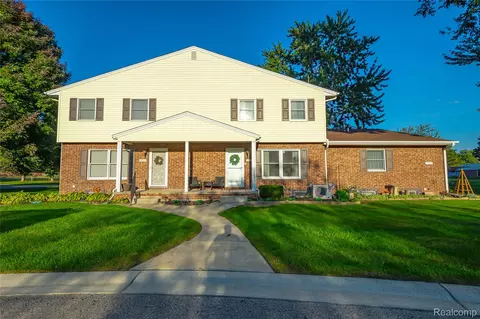 3746 Ramblewood Dr, Port Huron, MI 48060
