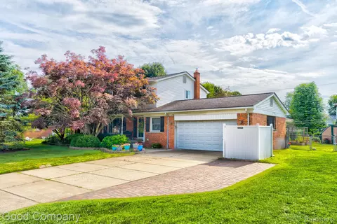 53625 Shelby Rd, Shelby Township, MI 48316