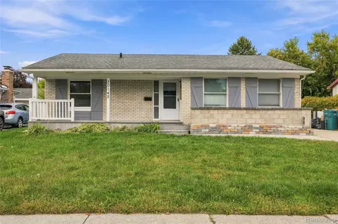 Exterior - 30142 Jamestown St, Romulus, MI 48174 photo 2 of 5