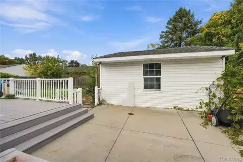 Exterior - 30142 Jamestown St, Romulus, MI 48174 photo 3 of 5